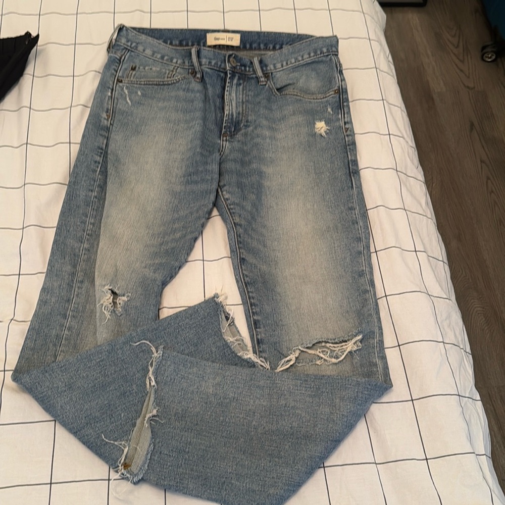 Skinny ripped jeans